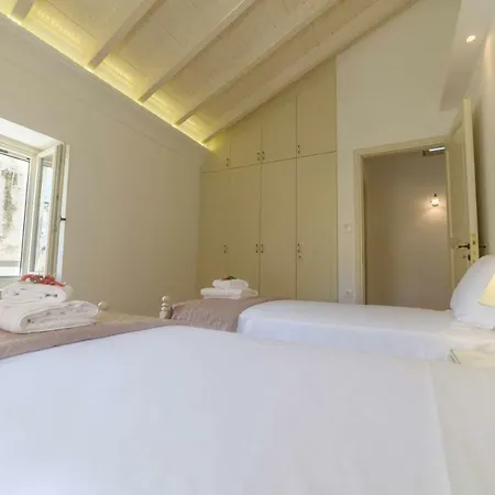 Pithari House * Corfu (city)