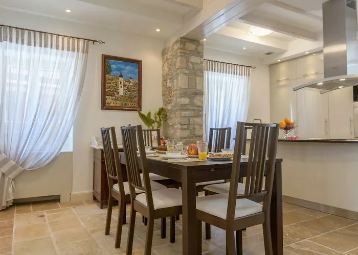 Pithari House